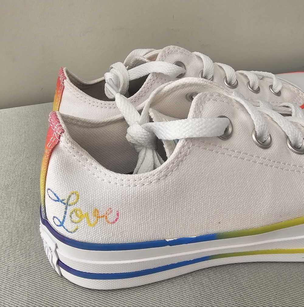 NWOB  CONVERSE White Low Love Pride Sneakers, Shoes - Picture 3 of 9